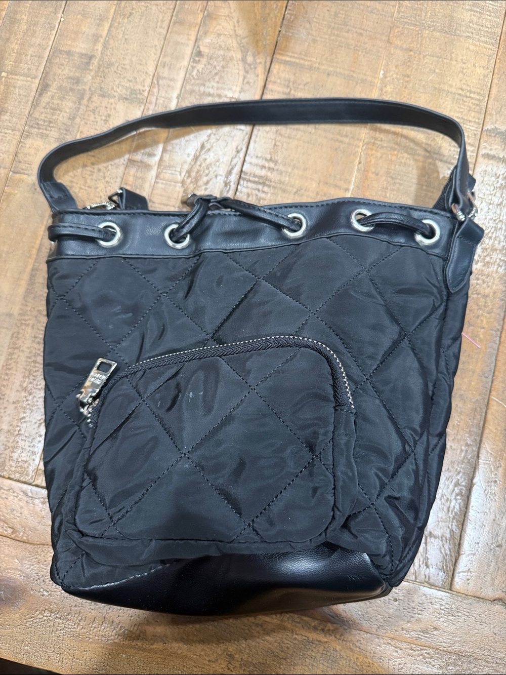 Bucket bag